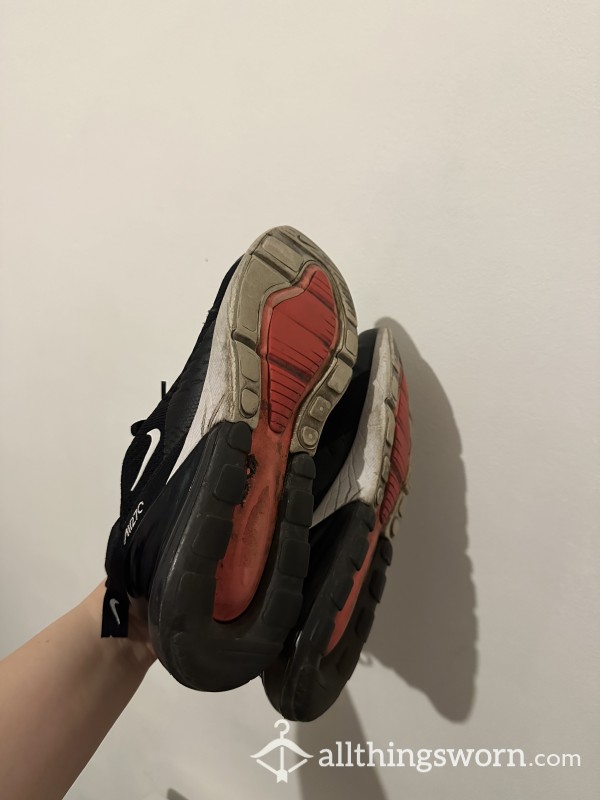 Very Old Used NIKE 270