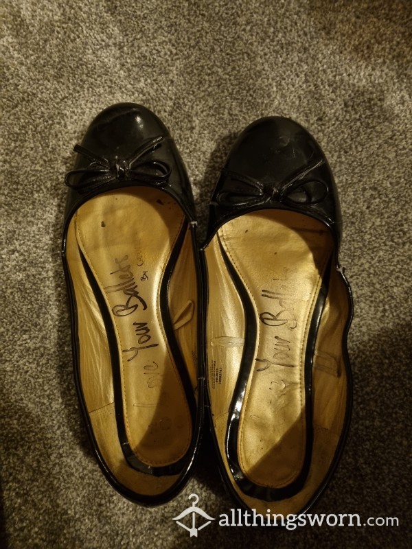 Very Very Worn Black Flat Pumps...