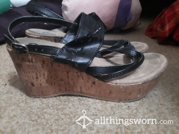 Very Well Loved Wedge Platform Sandals