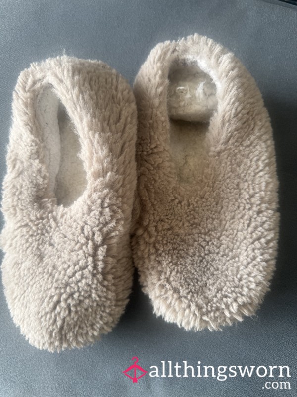 Very Well Work 3 Years Old Slippers