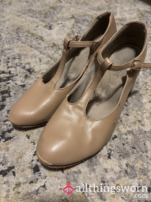 Very Well Worn Character Shoes/Theater Shoes/Dance Heels T-Strap