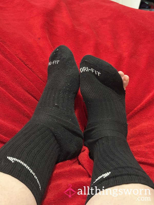 ~VERY WORN BLACK NIKE ATHLETIC CREW SOCKS~