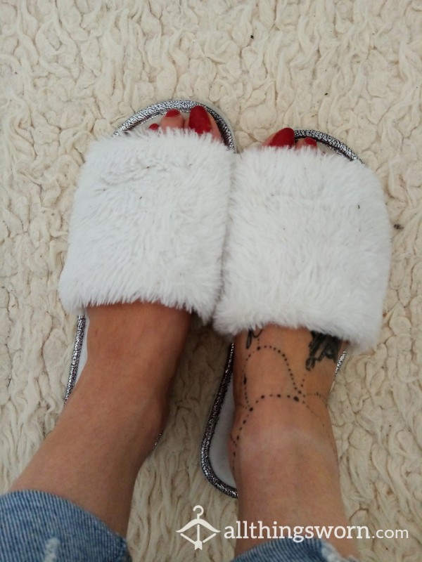 Very Worn, Fluffy White Sliders