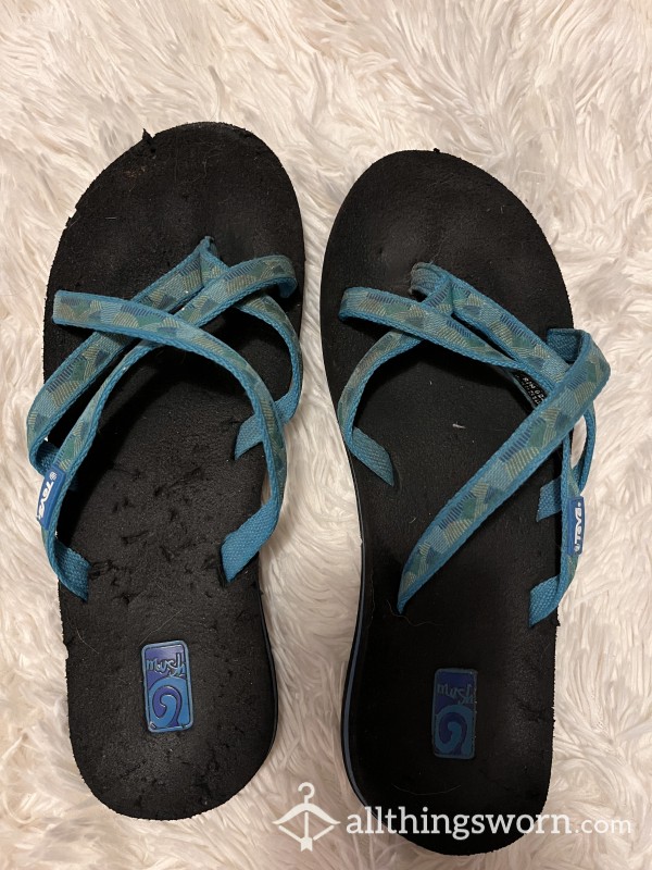 VERY WORN TEVA FLIP FLIPS SZ 8