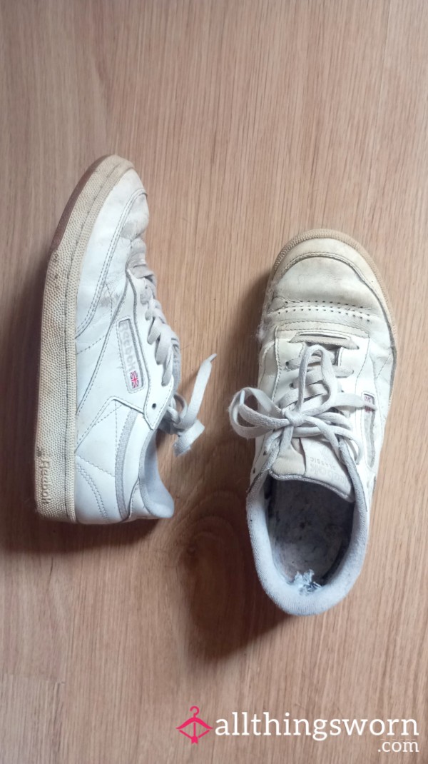 Very-worn White Reebok Sneakers | Includes Photos