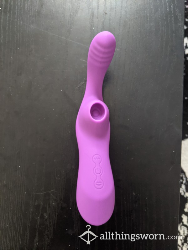 Vibrating Clit Sucker - Comes With Masturbation Video!