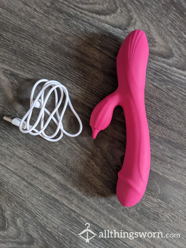 Vibrating Di**o - Comes With Masturbation Video!