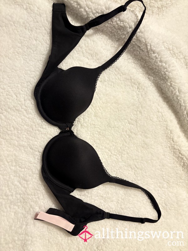 Sold)))))))Victoria Secret Bra