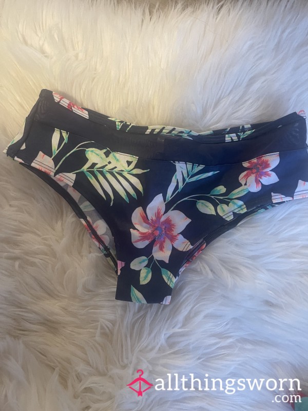 Victoria’s Secret Pink Tropical Flor*l S**y Panty