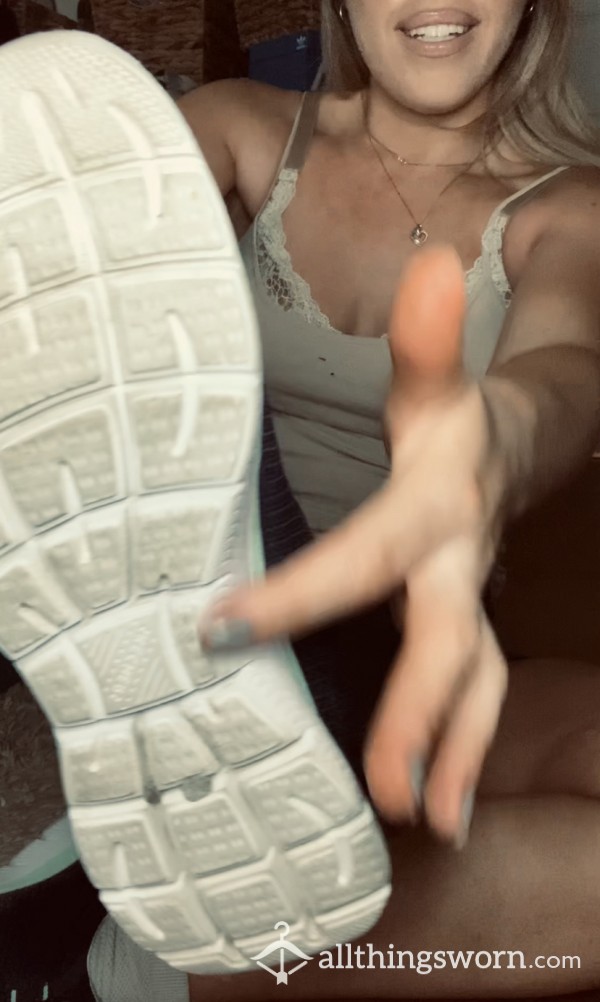 VIDEO: Foot Worship Humiliation