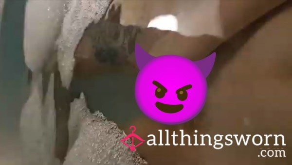 VIDEO: The Bath Isn't The Only Thing Making Me Wet