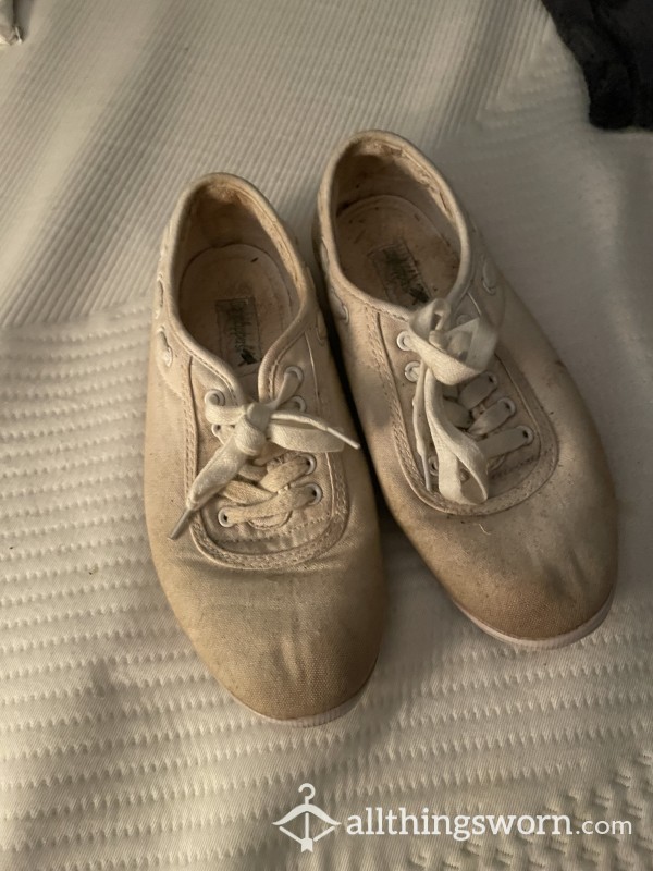 Vintage Well Worn Easy Hoppers Sneakers