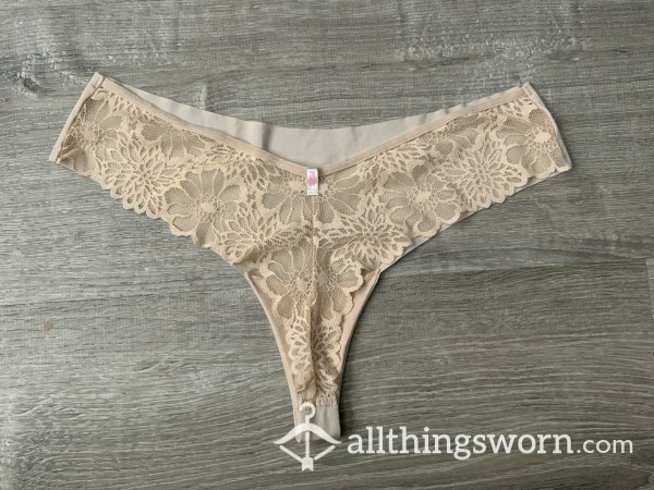 VS Flor*l Lace No-show Thong