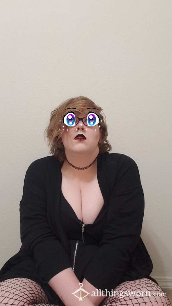 Want To Make Your Big Tittie Goth Girlfriend C*m?