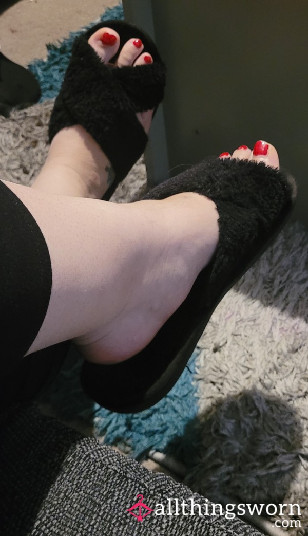 WANTED!!! WORSHIP MY FEET