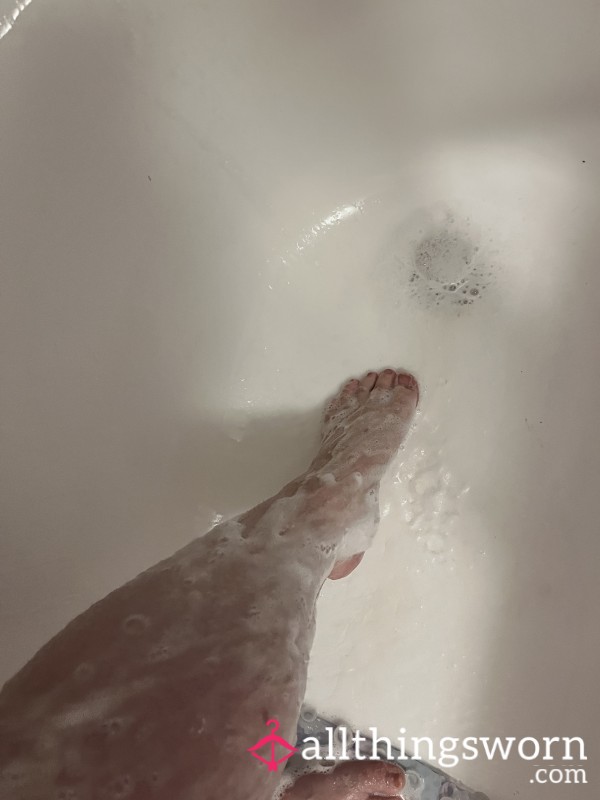 Washing My Feet And Legs 💦🦶