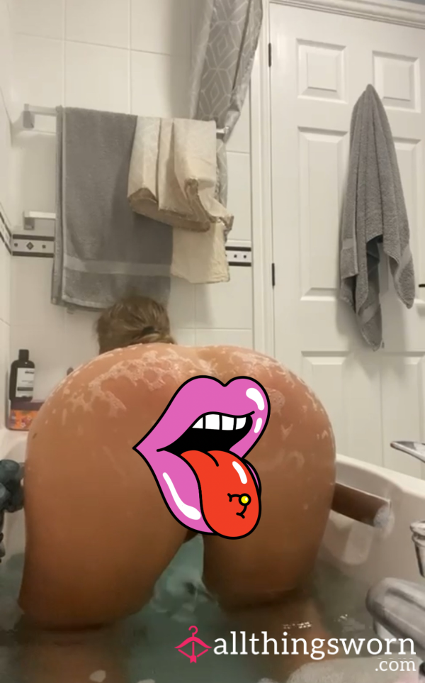 Watch Me Lift My A** Out The Bath And Shake It💦🍑