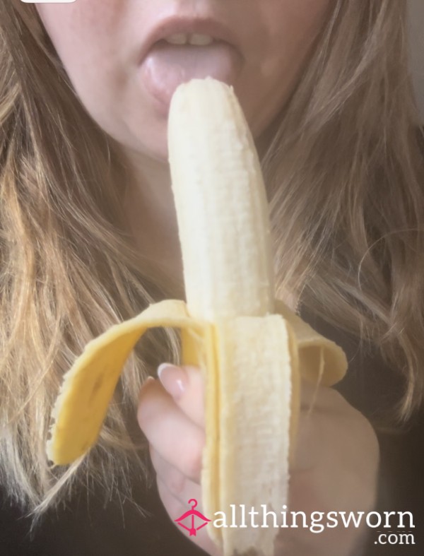 Watch Me Suck On This Banana 🍌 😏