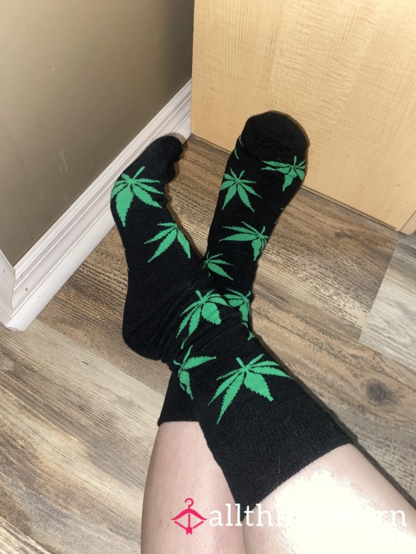 Weed Leaf Socks