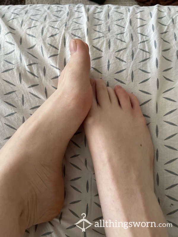 Weird Feet Pics