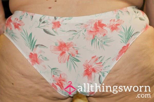 🌸 Well, Bless Your Heart... XL Hurley Flor*l Full-Back Panties Just For You! 🌸