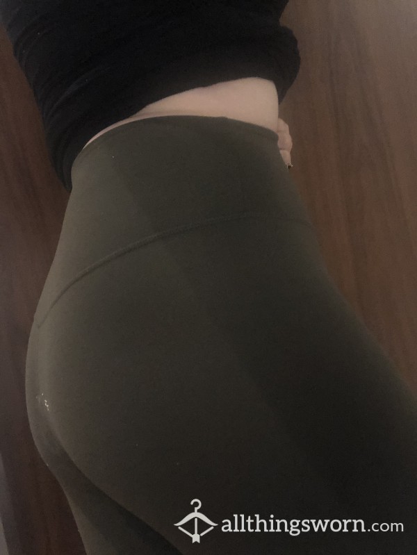 Well Loved And Used, Lululemon Leggings