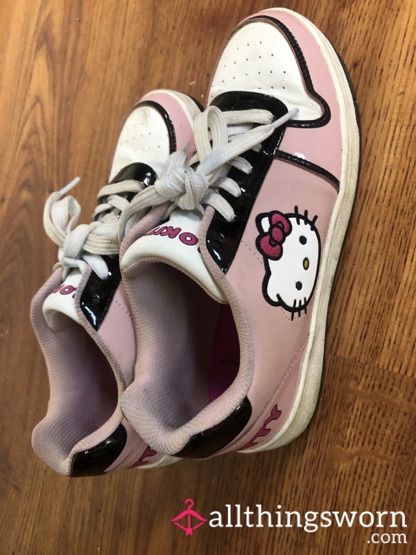 Well Loved Hello Kitty Sneakers💕