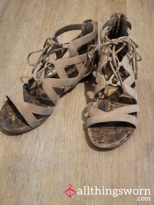 Well-Loved Strappy Flat Sandals (Size 4.5)