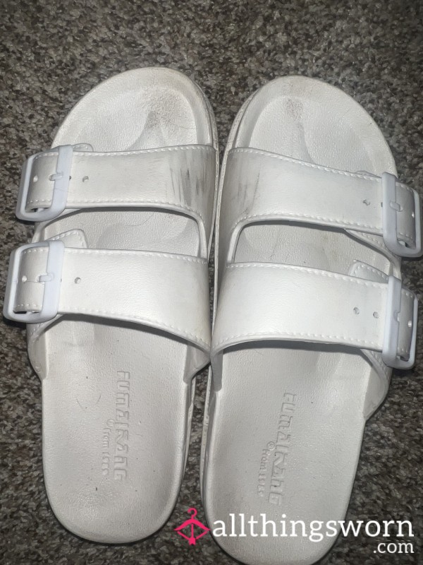 Well Overworn White Sandles