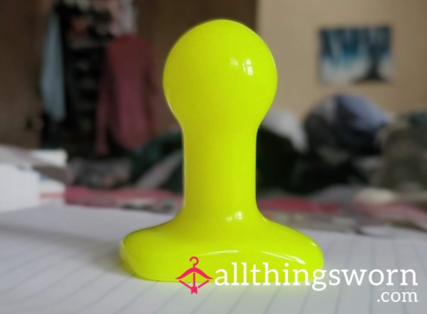 Well Used Fluorescent Yellow Bu*t Plug!