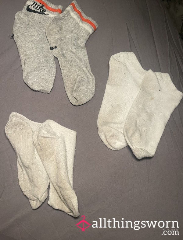 Well Worn Dirty Ankle Socks