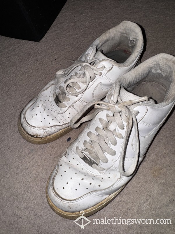 Well Worn Airforces