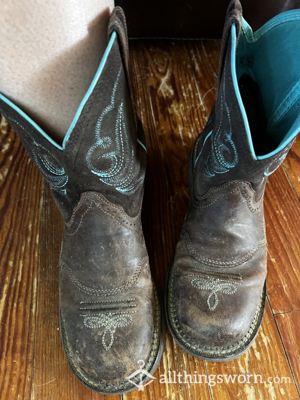 My Smelly Ariat Boots 😈 Wearing These To A Horse Show Today 🐴