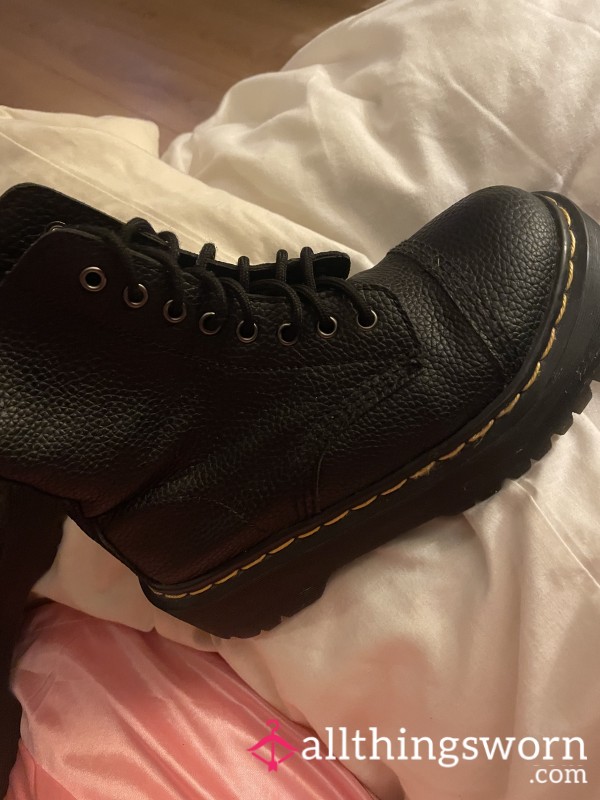 Well Worn, Authentic Doc Martens 💕 Size Uk 5