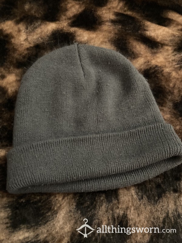 Well-worn Fuzzy Beanie Hat💋