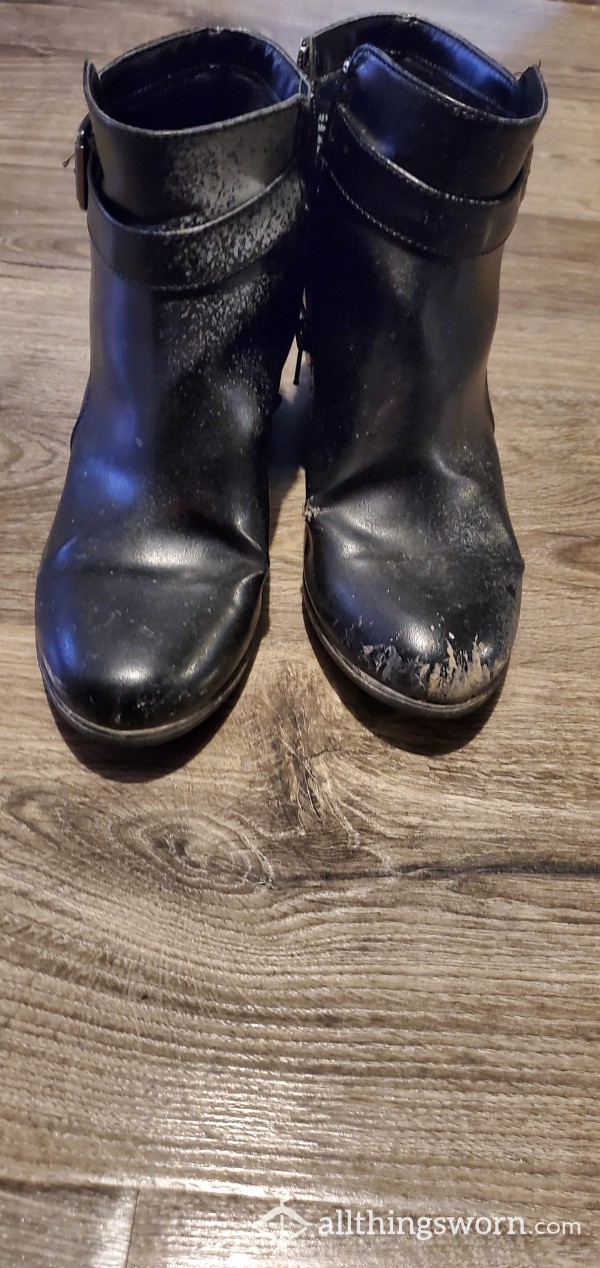 Well Worn Black Bootz