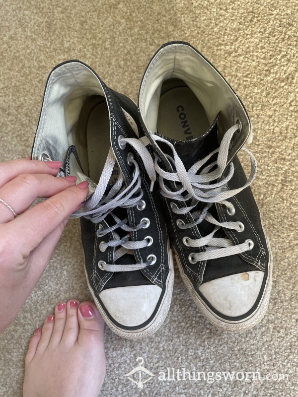 Well Worn Black Converse Size 6.5 (UK)