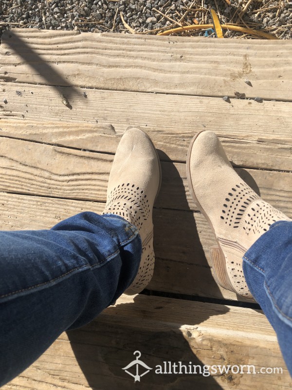 Well Worn Booties (3yrs)