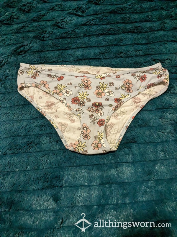 Well Worn Cute S**y Baby Blue Flower Panties