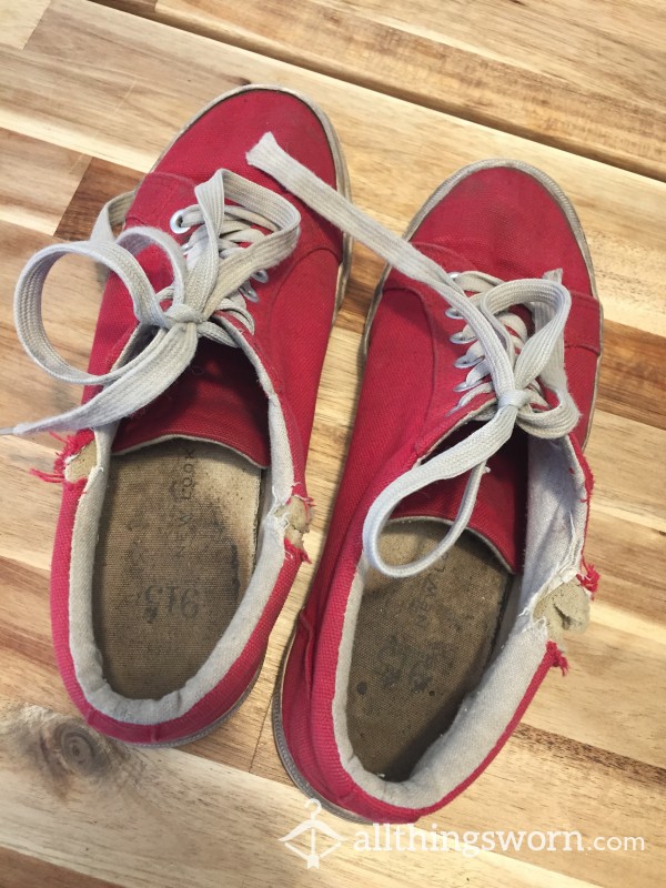 Well Worn + Destroyed Red Pumps!