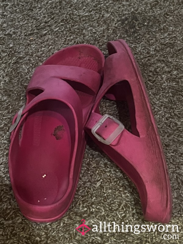 Well Worn Dirty Pink Slides