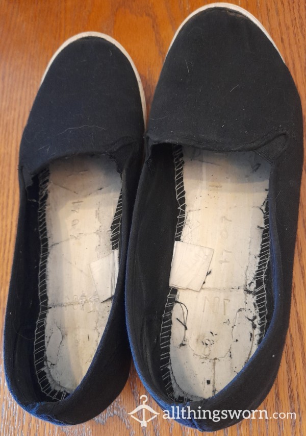 Well Worn Elasticated Black Flats, UK Size 8 🥿