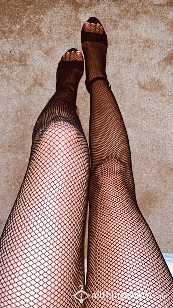 ❤️ Well Worn S**y Fishnet Tights ❤️