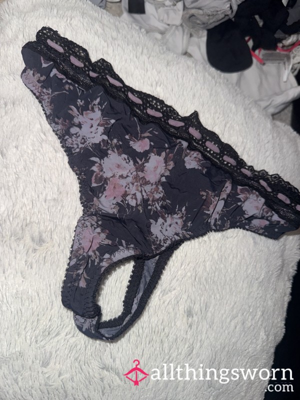 Well Worn Flor*l Black And Pink Panties 🖤🩷