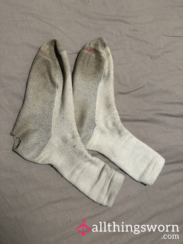 Well Worn Hanes Dirty & Stinky