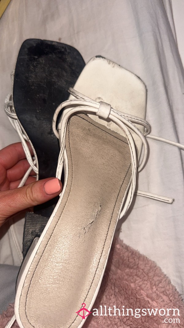 Well Worn Heeled Sandals🦶😰