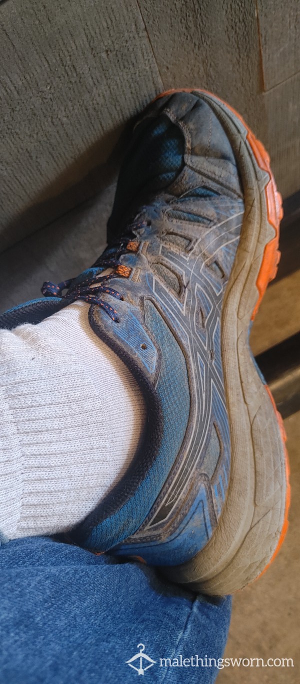 Well Worn Indoor Soccer Shoes, WORN TODAY! BONUS SOCKS!