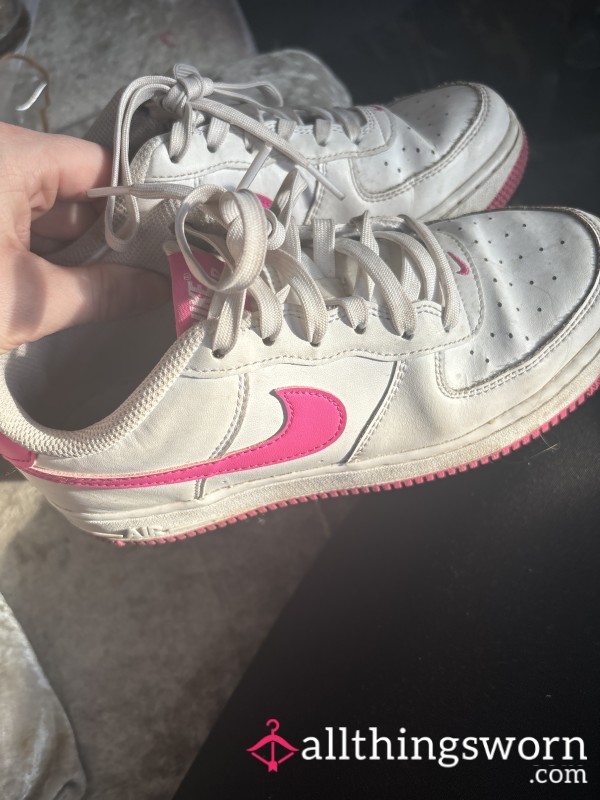 Well Worn Nike Airforce Size 5