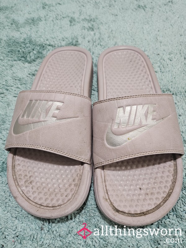 Well-Worn Pink Nike Slippers Size 4