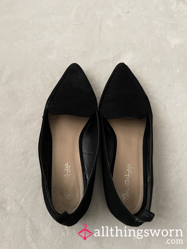 *SOLD* Well Worn Receptionist Black Pointed Flat Shoes